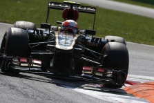 „Lotus“: „Red Bull“ pilotai Monzoje - nepavejami