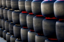„Pirelli“ ir FIA sutartį pratęsė tik 3 metams