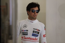 „McLaren“ bando padėti S. Perezui rasti vietą F-1