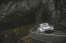 <span style="background:#000000; color:white; padding: 0 2px">WRC</span> Monte Karle į priekį išsiveržė S. Ogier