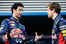 S. Vettelis neketina padėti D. Ricciardo