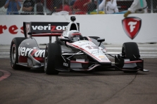 <span style="background:#3f3f3f; color:white; padding: 0 2px">IndyCar</span> W. Poweris sezoną pradėjo pergale
