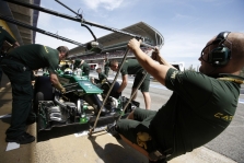 Buvę „Caterham“ darbuotojai nesiruošia nuleisti rankų
