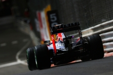 „Red Bull“ sieks, kad „Renault“ atlygintų patirtą žalą?