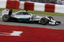 L. Hamiltonas tikisi sulaukti konkurencijos iš „Ferrari“ ir „Red Bull“