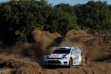 <span style="background:#000000; color:white; padding: 0 2px">WRC</span> Italijos ralyje į priekį išsiveržė S. Ogier
