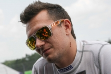 <span style="background:#3f3f3f; color:white; padding: 0 2px">IndyCar</span> Avariją patyrusio M. Aliošino būklė sunki