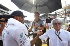 B. Ecclestone'as prisiminė L. Hamiltono kontraktą su „Mercedes“