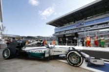 „Mercedes“: varžovai atakuoja mus cunamiais