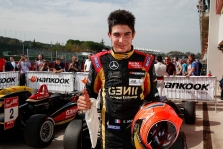 E. Oconas taps atsarginiu „Renault“ pilotu