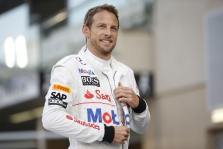 J. Buttonas: „McLaren“ delsimas - „keistas“