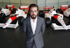 F. Alonso pirmasis išbandys naująjį „McLaren“ bolidą