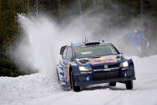<span style="background:#000000; color:white; padding: 0 2px">WRC</span> A. Mikkelseno klaida padovanojo pergalę S. Ogier