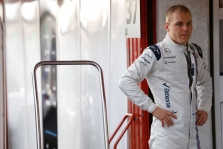 V. Bottas neigia pasirašęs išankstinį susitarimą su „Ferrari“