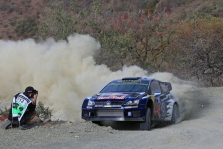 <span style="background:#000000; color:white; padding: 0 2px">WRC</span> Meksikos ralyje į priekį įsiveržė S. Ogier, O. Tanakas nuskandino automobilį