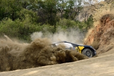 <span style="background:#000000; color:white; padding: 0 2px">WRC</span> Meksikoje toliau pirmauja S. Ogier, J.-M. Latvala pasitraukė iš kovos