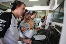 F. Alonso: nėra prasmės kopijuoti „Mercedes“