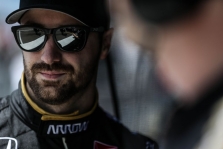 <span style="background:#3f3f3f; color:white; padding: 0 2px">IndyCar</span> J. Hinchcliffe‘o gyvybei pavojus nebegresia, sportininko būklė stabili