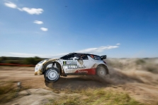 <span style="background:#000000; color:white; padding: 0 2px">WRC</span> K. Meeke išlieka Argentinos ralio lyderiu