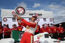 <span style="background:#3f3f3f; color:white; padding: 0 2px">IndyCar</span> Pocono ovale „pole“ poziciją iškovojo H. Castronevesas