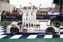 „Porsche“ dairosi į „Formulę-1“