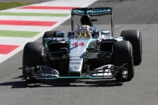 „Mercedes“ atnaujinimai baugina varžovus