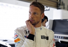„McLaren“ patvirtino sutartį su J. Buttonu