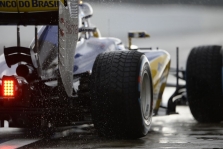 Strategijos grupės nariai sutarė dėl starto procedūros šlapioje trasoje