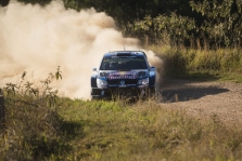<span style="background:#000000; color:white; padding: 0 2px">WRC</span> S. Ogier sėkmingai pradėjo Katalojinos ralį