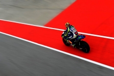<span style="background:#d5002c; color:white; padding: 0 2px">MotoGP</span> Teisėjai nubaudė V. Rossį