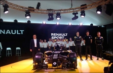 „Renault“ pristatė gamyklinę komandą