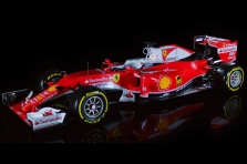 „Ferrari“ pristatė naująjį bolidą SF16-H