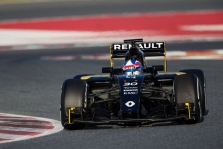 „Renault“ šiemet neplanuoja pristatyti bolido B versijos