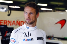 J. Buttono nuotrauka oficialiame F-1 puslapyje: brito veidas ant F. Alonso kūno