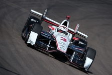 <span style="background:#3f3f3f; color:white; padding: 0 2px">IndyCar</span> Ajovoje po 3 metų pertraukos pergalę iškovojo H. Castronevesas