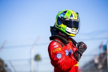 <span style="background:#009696; color:white; padding: 0 2px">FE</span> Long Byče - L. di Grassi triumfas