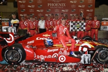 <span style="background:#3f3f3f; color:white; padding: 0 2px">IndyCar</span> S. Dixonas šventė pergalę Fynikse