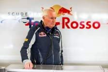 J. Boothas palieka „Toro Rosso“ ekipą