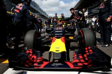 J. Allenas: Kvyato ateitis – ant plauko