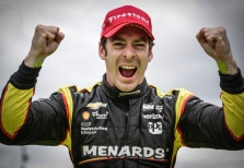 <span style="background:#3f3f3f; color:white; padding: 0 2px">IndyCar</span> Indianapolio GP lenktynėse - trečioji iš eilės S. Pagenaud pergalė