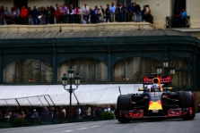 „Red Bull“: „Renault“ variklis turėtų labiau atsiskleisti Kanadoje, Baku