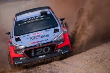 <span style="background:#000000; color:white; padding: 0 2px">WRC</span> T. Neuville‘is sėkmingai pradėjo ralio varžybas Italijoje