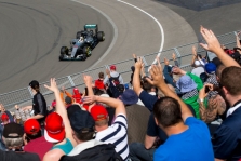 „Formulės-1“ žiūrovų gretos toliau mažėja