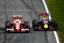 D. Ricciardo: žinau, kad esu „Ferrari“ kandidatų sąraše