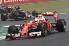 „Red Bull“ forma S. Vetteliui nerimo nekelia