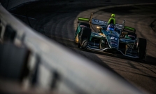 <span style="background:#3f3f3f; color:white; padding: 0 2px">IndyCar</span> Ajovoje dominavo J. Newgardenas
