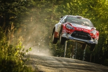 <span style="background:#000000; color:white; padding: 0 2px">WRC</span> Suomijoje prasidėjusiame ralyje pirmauja K. Meeke‘as