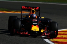 D. Ricciardo: L. Hamiltonas lenktynėse nepavys lyderių