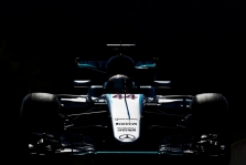 „Mercedes“: nesame favoritai nugalėti Singapūre
