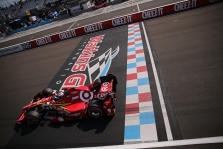<span style="background:#3f3f3f; color:white; padding: 0 2px">IndyCar</span> S. Dixonas savaitgalį Watkins Glene užbaigė pergale